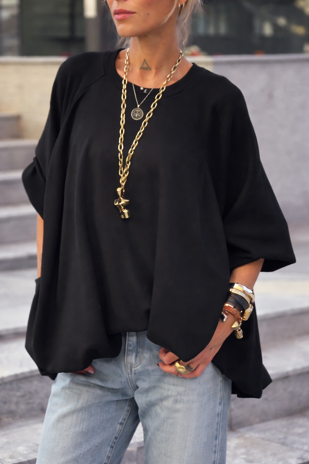 New Arrival 🔥Women's Oversized Batwing Sleeve Casual Top – Loose Fit Fashion Blouse